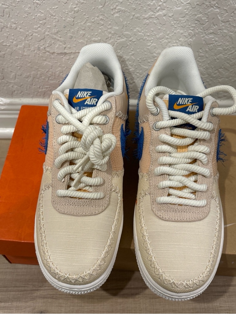 Nike Kids Sneakers in Cream, Blue & Tan